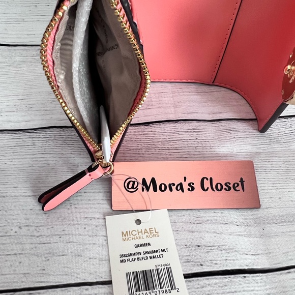 Michael Kors Wallet - Picture 6 of 6